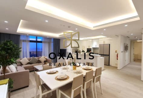 LUXURIOUS 2 BHK FURNISHED + BALCONY | W/ AMENITIES