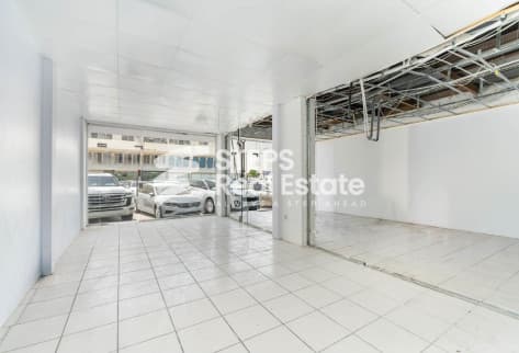 Spacious shop in good area, fitted interior