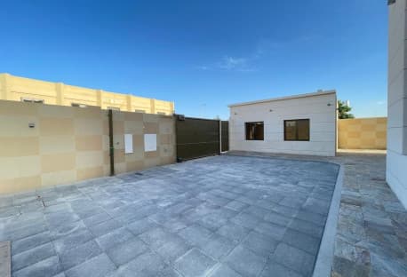 LUXURY BRAND NEW VILLA WITH PRIVATE POOL/ELEVATOR