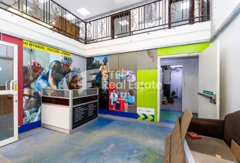 Advertising and Printing Press Workshop for Rent