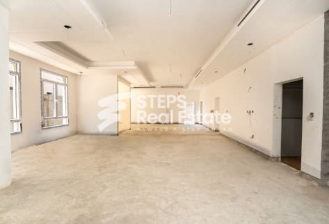 New Spacious villa in Al Thumama with city views