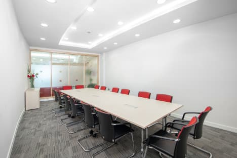 Fully furnished office space for rent in DOHA, West Bay for 4 persons with everything taken care of