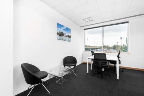 Fully serviced private office space to rent for you and your team in DOHA, Al Ghanem Building