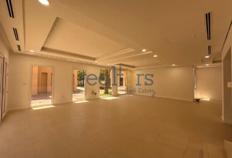 Luxurious Villa 4 Bedroom Villa & Private Beach