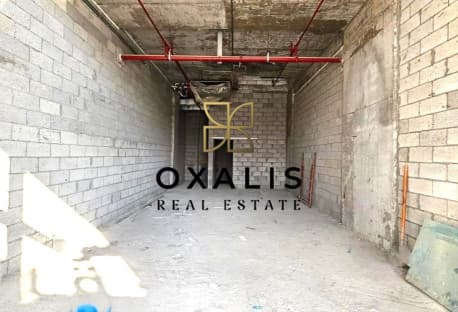 COMMERCIAL SHOP | PRIME LOCATION | AVAILABLE NOW!