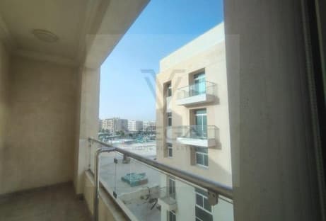 Spacious 2BHK with Balcony in Fox Hills