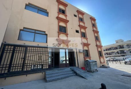 FULL BUILDING I 104 STUDIO ROOMS I INDUSTRIAL AREA