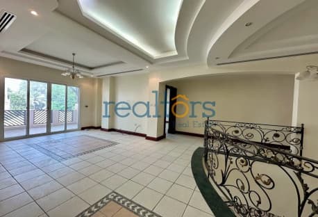 Huge 4 Bedroom Villa Westbay Lagoon