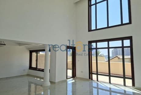 Duplex townhouse. 3 bedroom + maid room + office