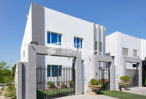 Spacious Service Villa for Sale