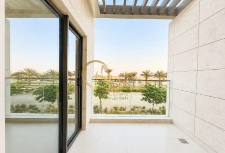 Luxury Triplex | FF 2BHK| Facing the Beach | 3M