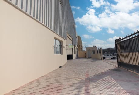 Warehouse with Labor Room for Sale