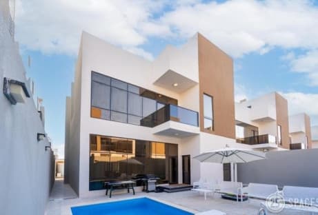 PRIVATE SWIMMING POOL / LIMITED AVAILBLITY / VILLA