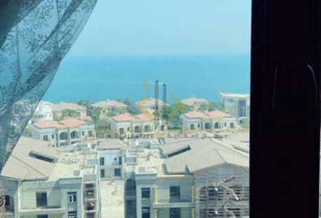 Studio Apartment in Porto Arabia with Sae view