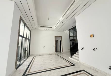 GRAND FAMILY MANSION+LIFT, POOL, GARDEN & MAJLIS