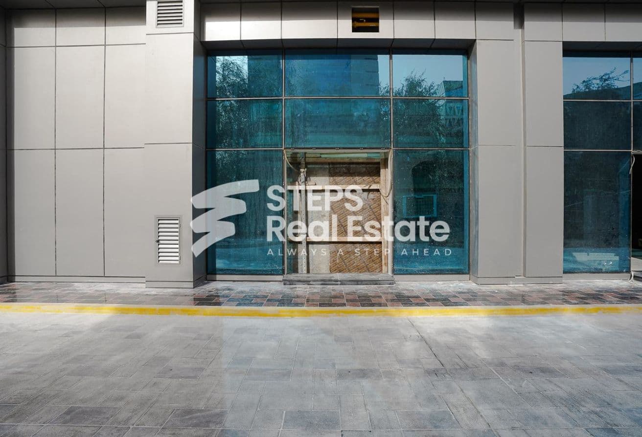shell and core showroom for rent In Lusail Marina