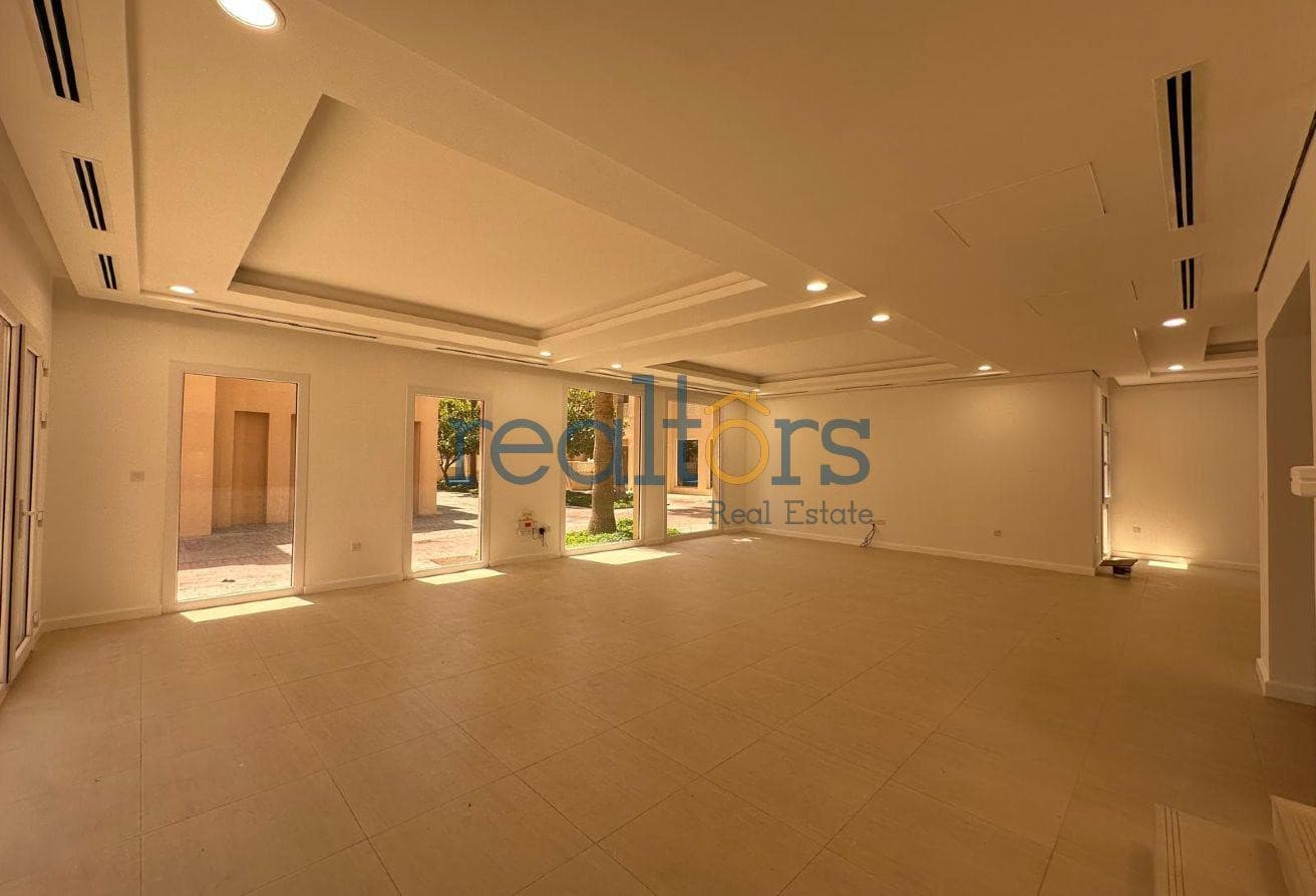 Luxurious Villa 4 Bedroom Villa & Private Beach
