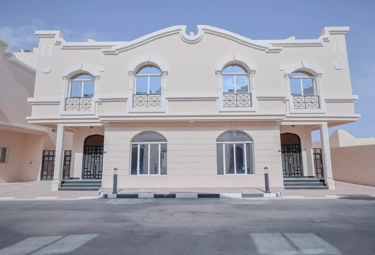 Brand new spacious villa inside compound @um salal