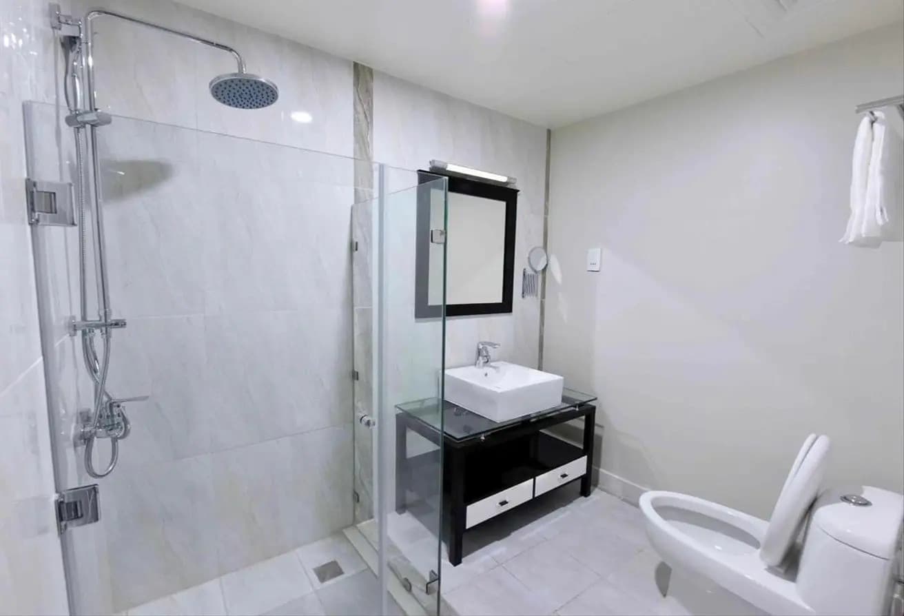 free month furnished 1bhk@ compound+pool+gym