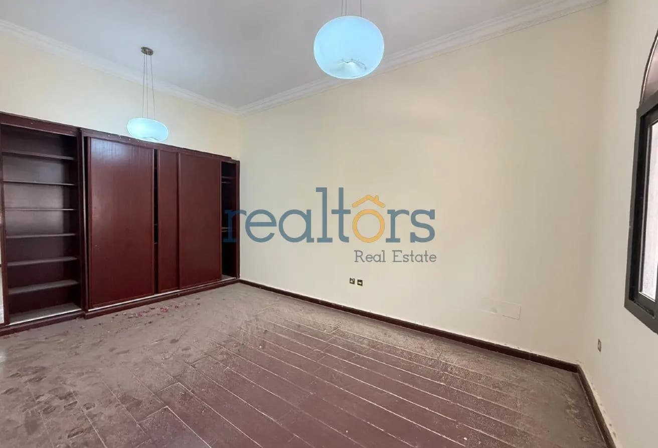 SPACIOUS 4BR+MAID ROOM VILLA IN AL WAAB
