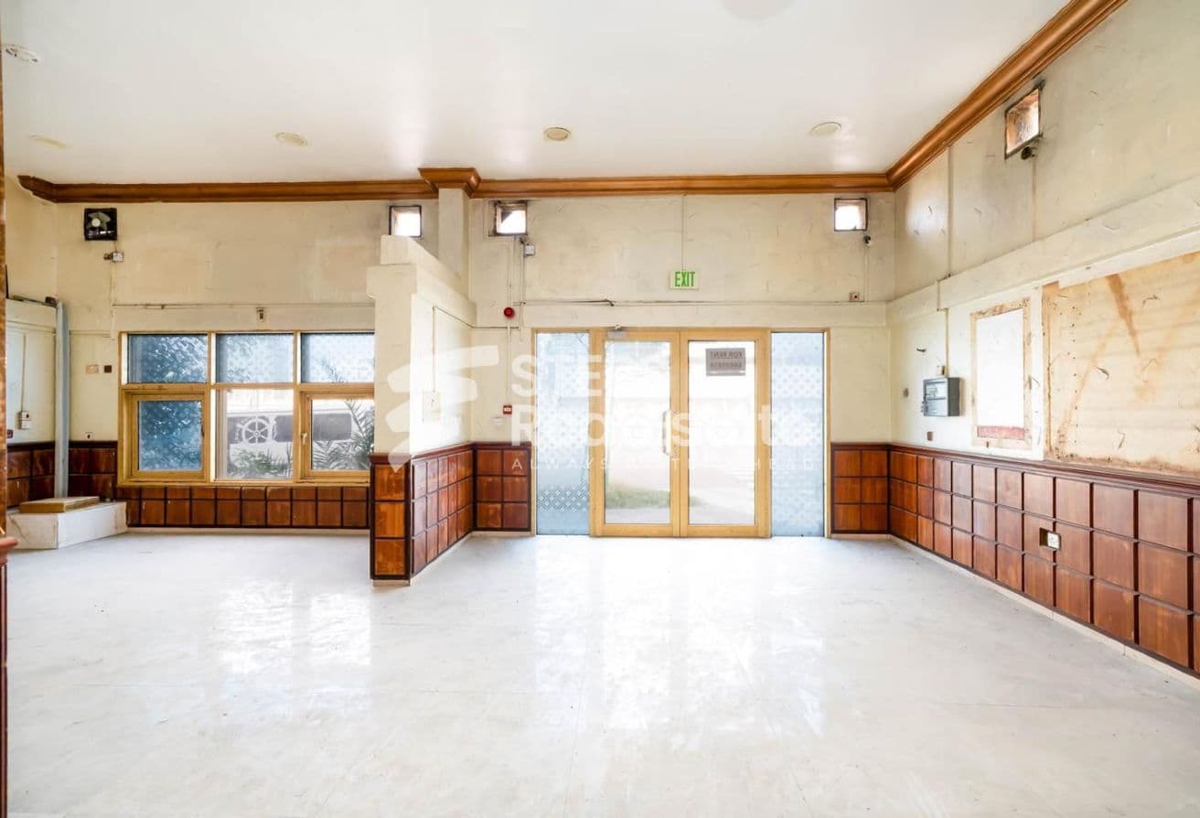 Commercial Space in Prime Location for Rent