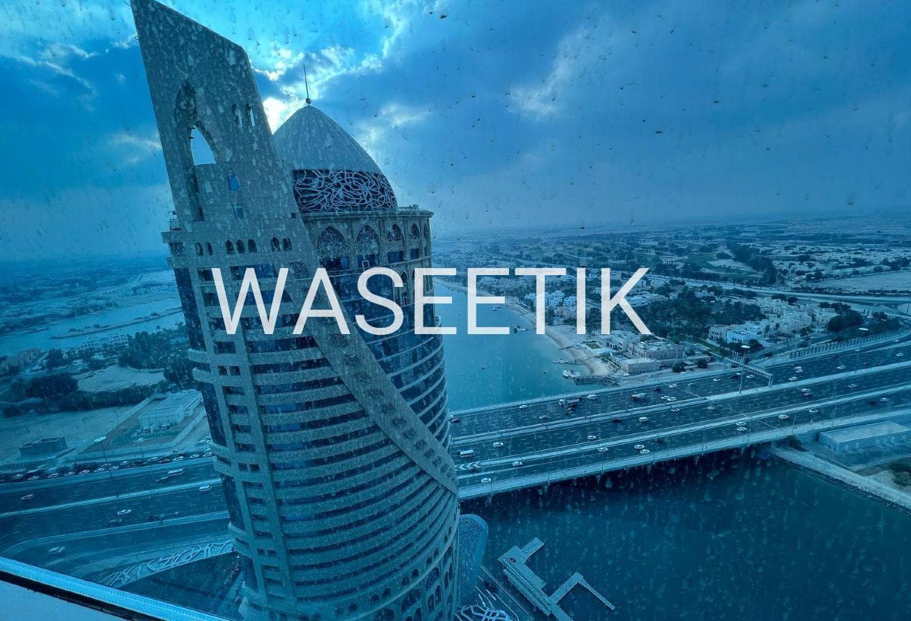 Nice Unfurnished 2bhk in Zig Zag Tower -Sea View