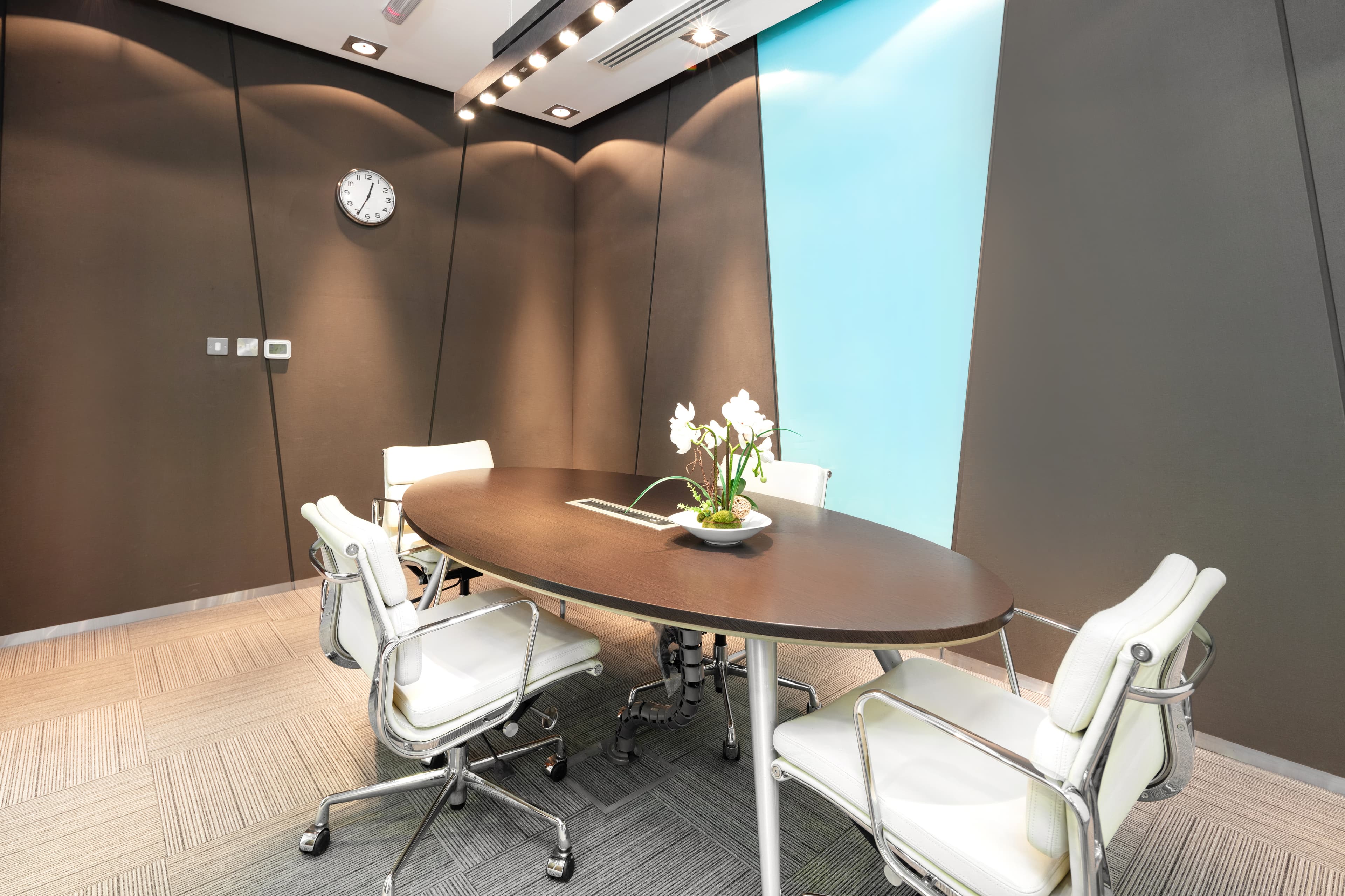 Fully serviced private office space to rent for you and your team in DOHA, Jaidah Square