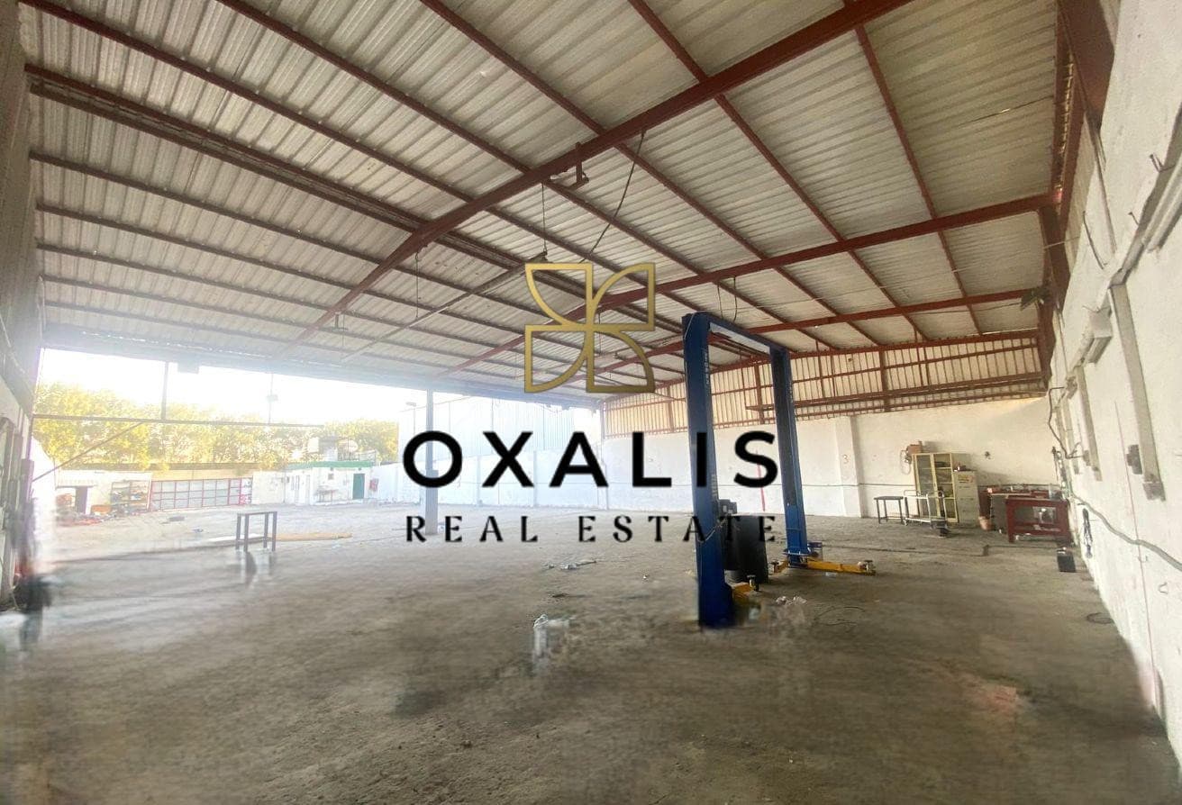 Spacious Garage / Workshop for Rent in Industrial