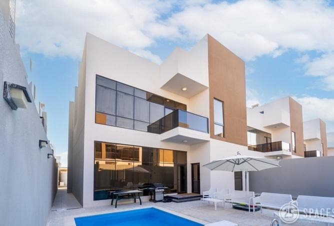 PRIVATE SWIMMING POOL / LIMITED AVAILBLITY / VILLA