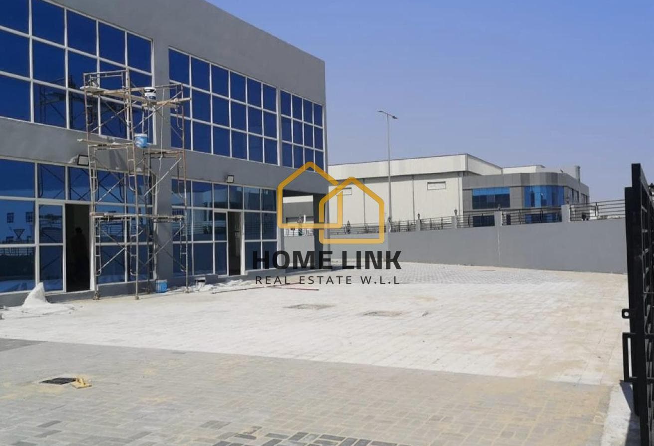 Store+ Office+ Accommodation in Al Wakrah