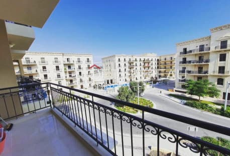 Elegant Studio with balcony | including utilities