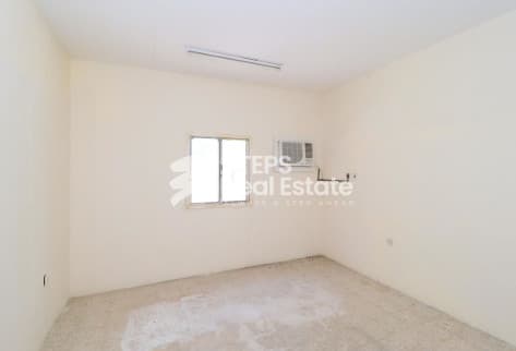 Labor Camp with 15 Rooms for Rent in Industrial