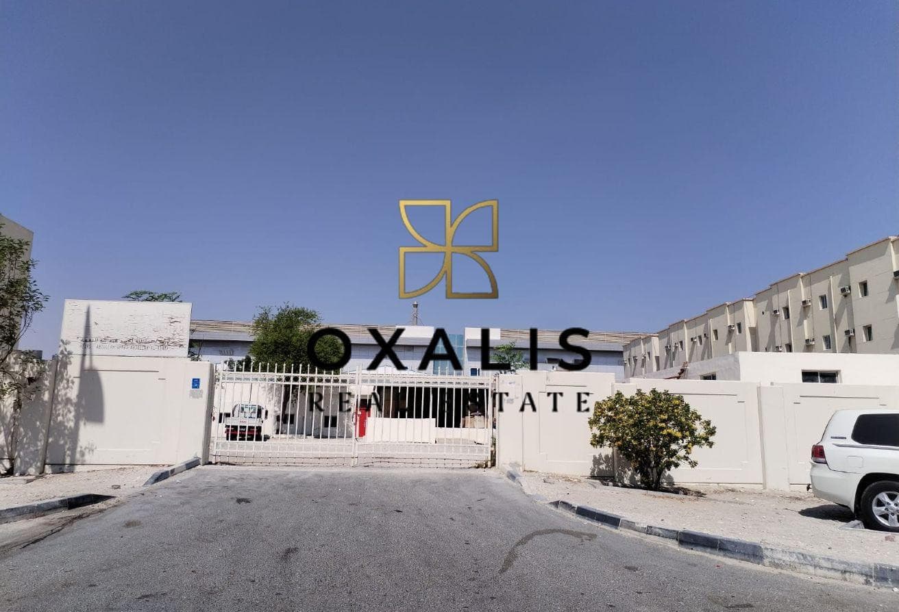 BIG WAREHOUSE with OFFICES AND ROOMS | 3000 SQM